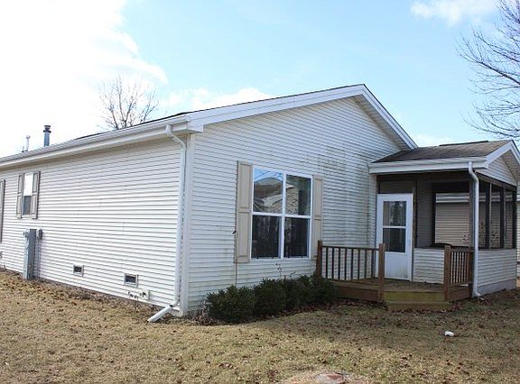 2nd image of 3008 Hunt Club Ct