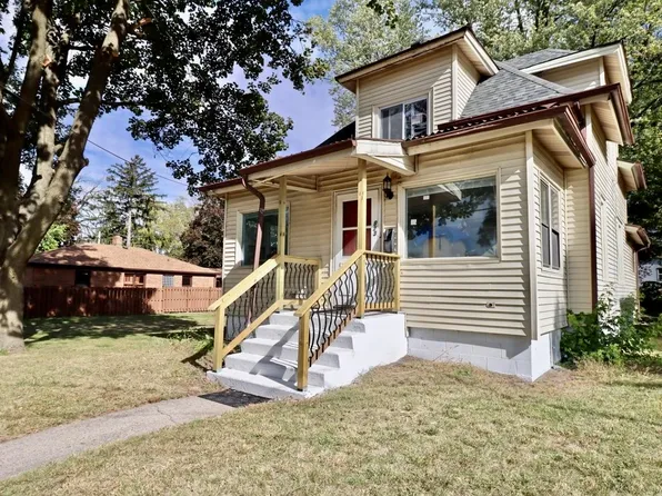 923 Blackhawk Blvd, South Beloit, IL 61080
