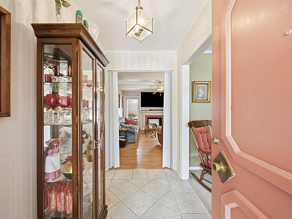 5th image of 6832 E 57th St