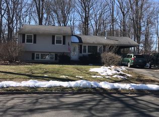 32 Mariot Cir, Wallingford, CT 06492