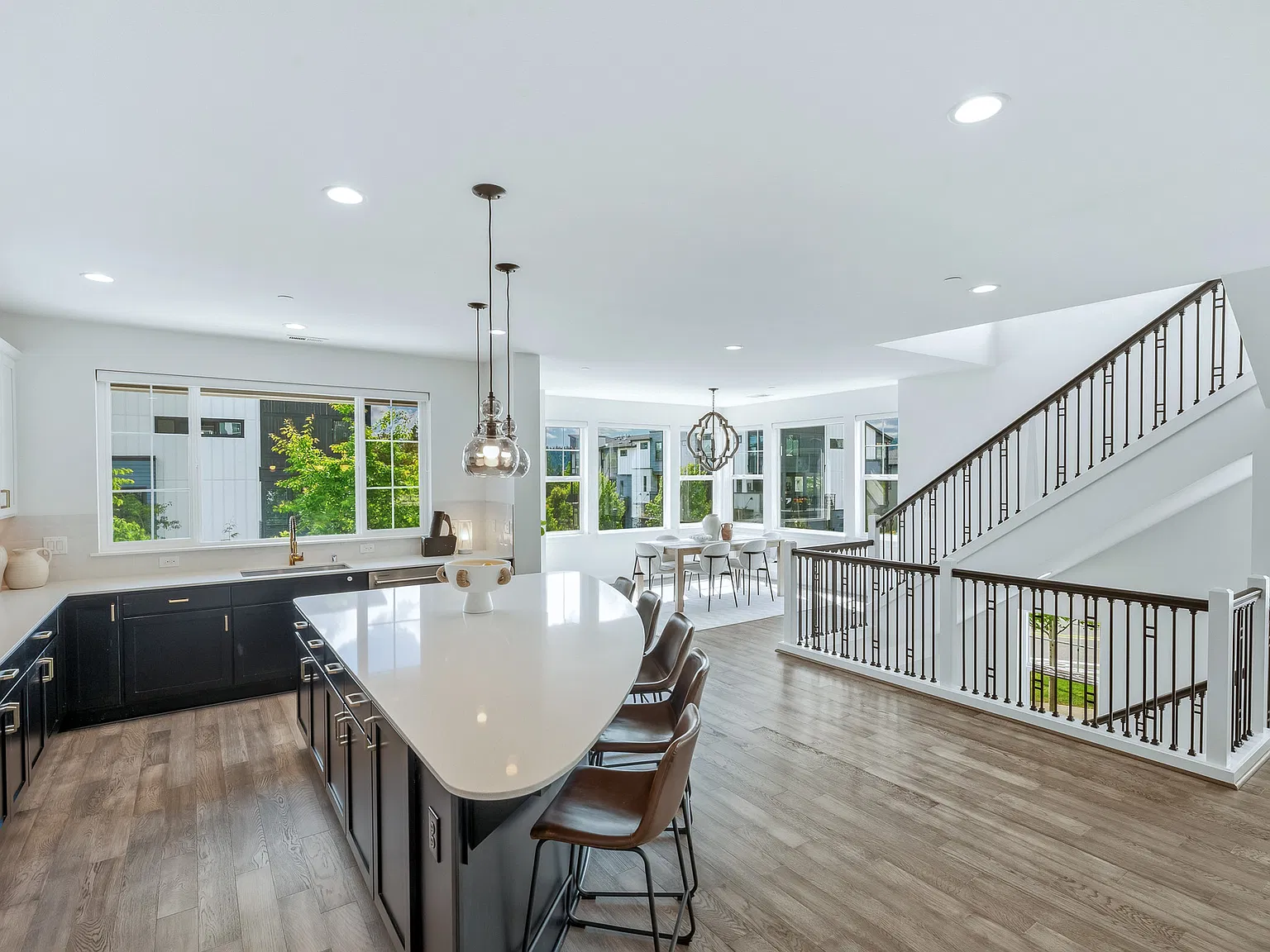 4 bed, 3.5 bath, 2930 sqft, $4,200 — Photo 4
