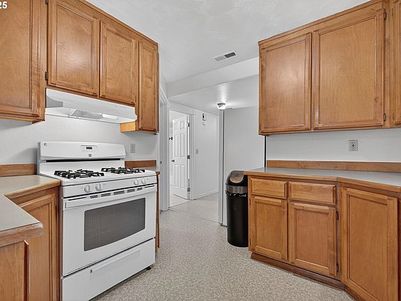 3rd image of 2257 Mitchell Ave