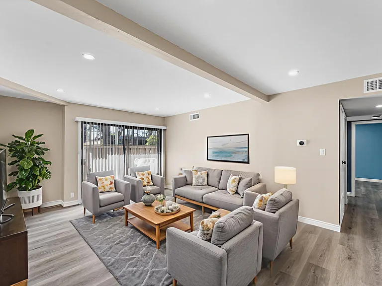 15511 Sherman Way #1 — Photo 1