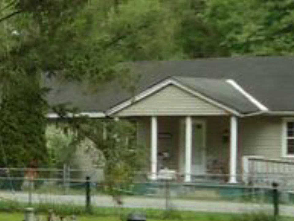 2nd image of 7 Nemeth Dr