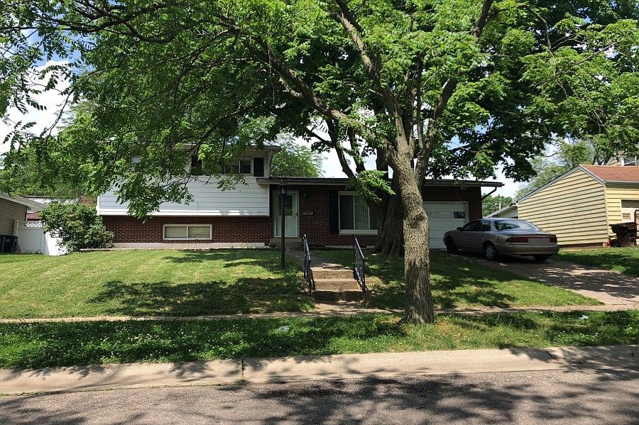 1st image of 11561 Folkstone Dr