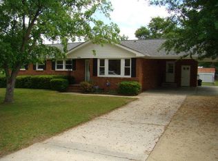 5402 Meadow Dr, Sumter, SC 29154