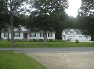 300 Cedar Ln, Trenton, GA 30752