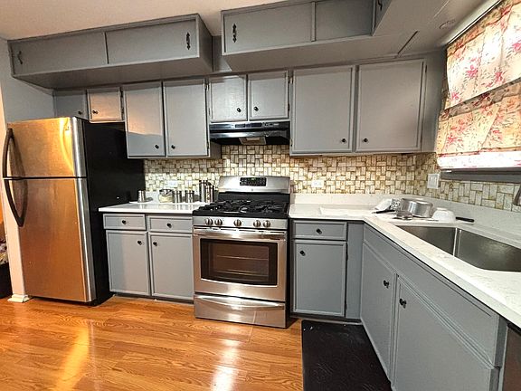2nd image of 495 McHenry Rd APT 1B