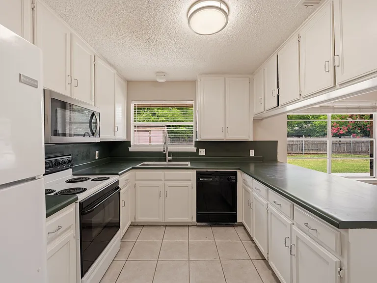 328 Anita Ave — Photo 9
