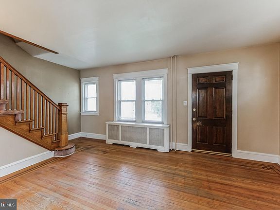 4th image of 114 E Oak Ln