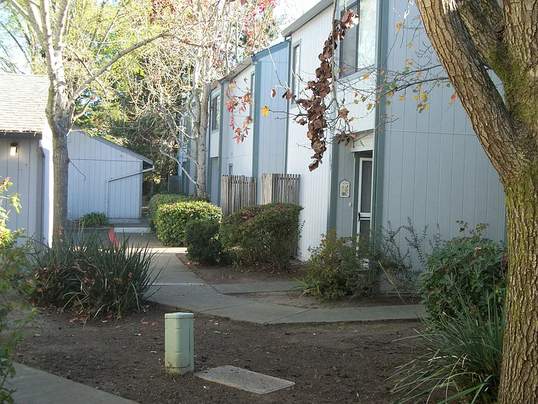 363 Occidental Cir — Photo 18