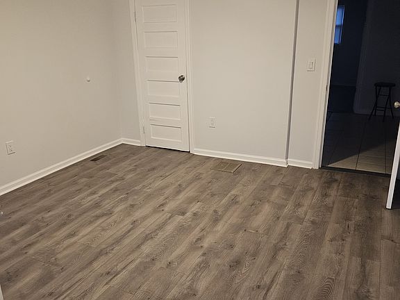 3rd image of 66 Hamilton St Floor 1