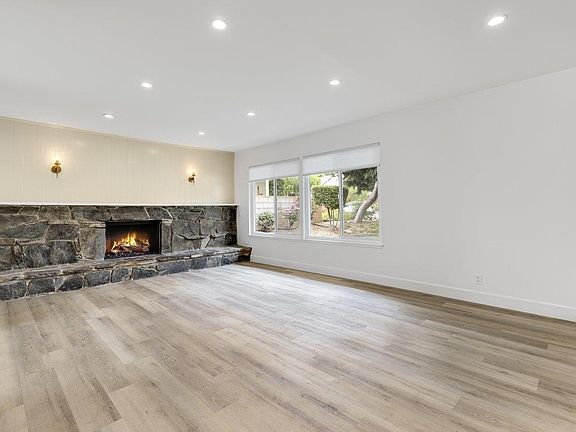 5th image of 27026 De Berry Dr