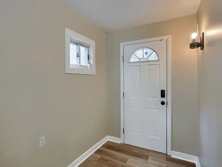 513 Grace St — Photo 17