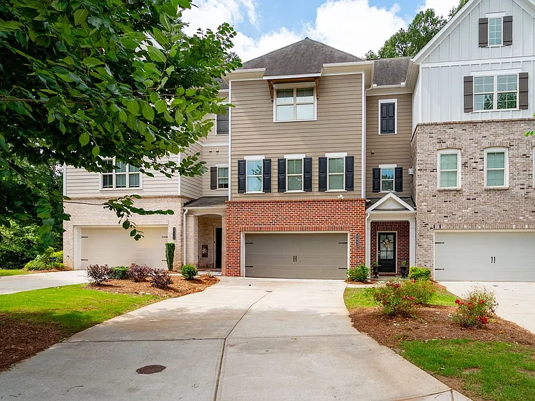 2860 Boone Dr NW — Photo 2