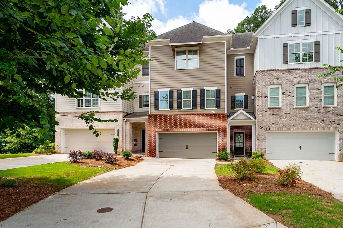 Building Photo - 2860 Boone Dr NW