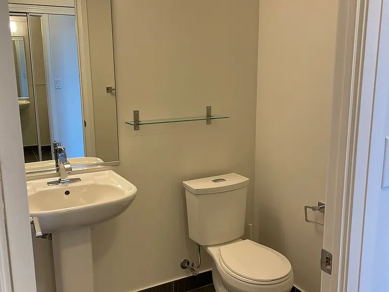 7167 Yonge St #508 — Photo 5
