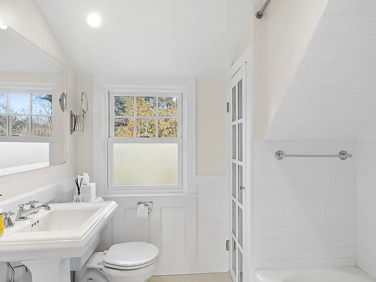 393 Hill St — Photo 13