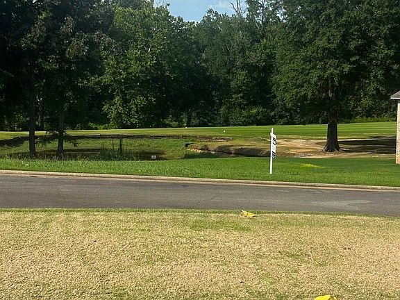 3rd image of 302 River Bend Dr