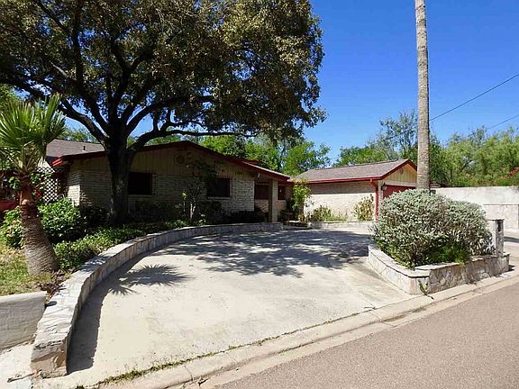 2nd image of 1504 N Texas Ave