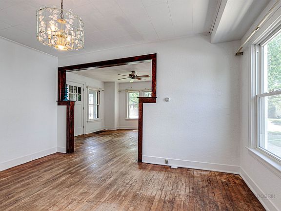 4th image of 1018 Woodlawn Ave