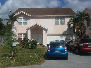 9761 SW 15th St, Pembroke Pines, FL 33025