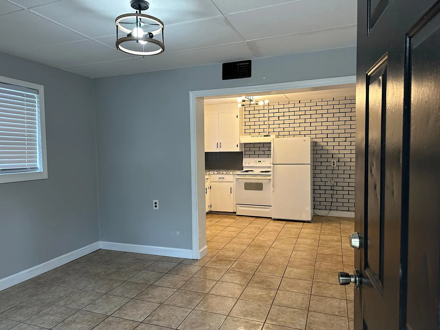 5781 SW Acres Dr — Photo 2