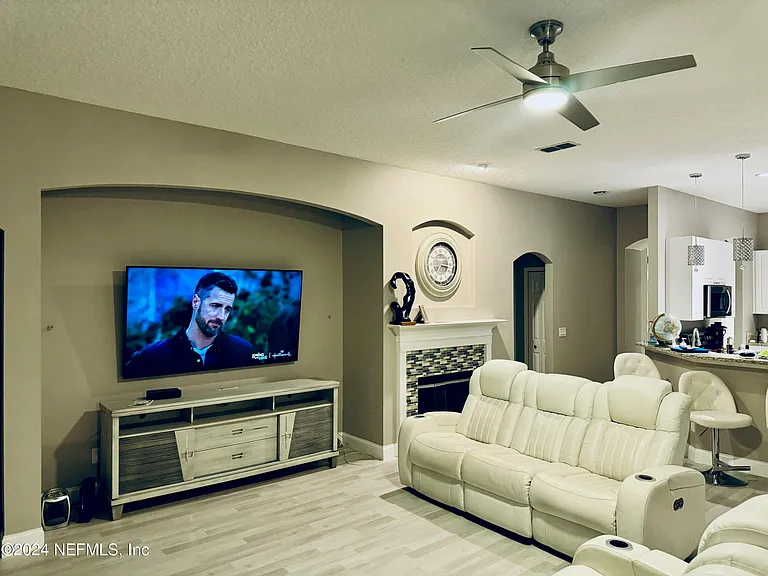 1816 Creekwood Ln — Photo 22