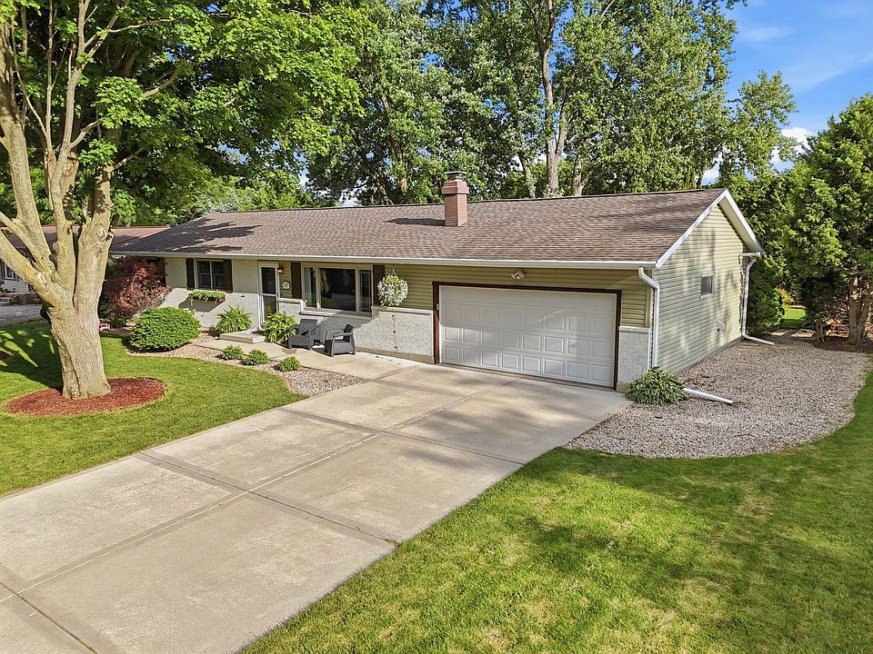 1st image of 319 Meadowlark Cir