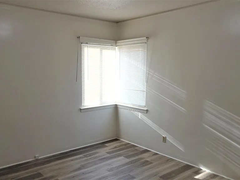 516 W Hedges Ave — Photo 12