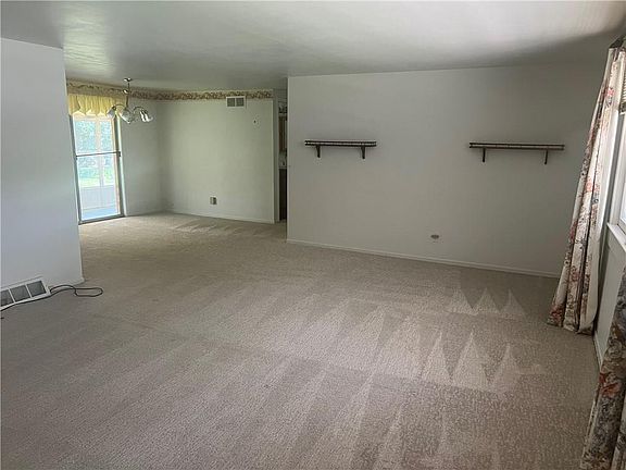3rd image of 707 N Morse Ave