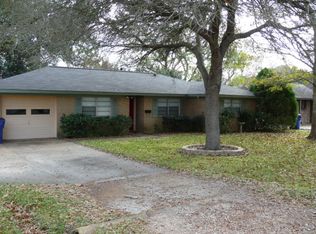 119 E Meadow Ln, West Columbia, TX 77486
