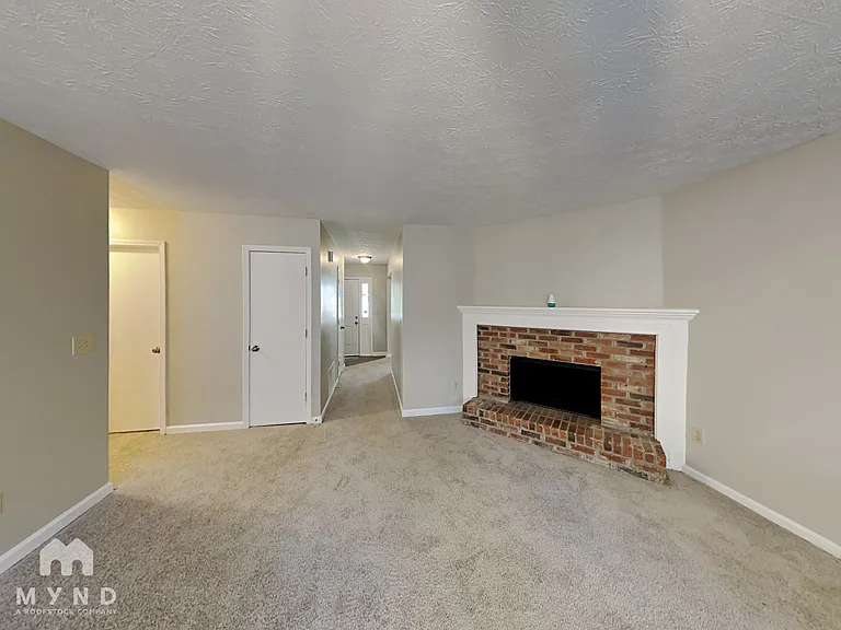 5631 Regency Manor Ct — Photo 7