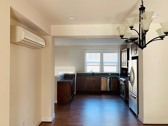 5th image of 1312 Brooklyn Walk NE