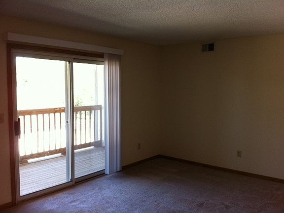 5th image of 13121 Richland Ave APT 12