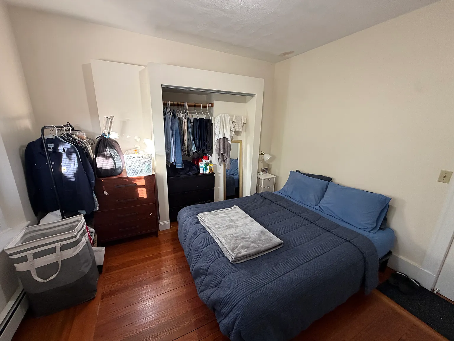 4 bed, 1200 sqft, $4,600 — Photo 3