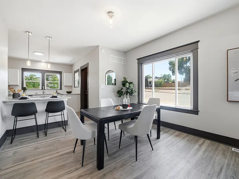 330 Jefferson St — Photo 12