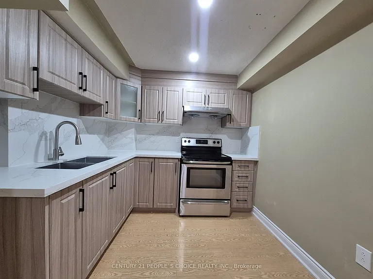 1292 Godwick Dr #LOWER — Photo 17