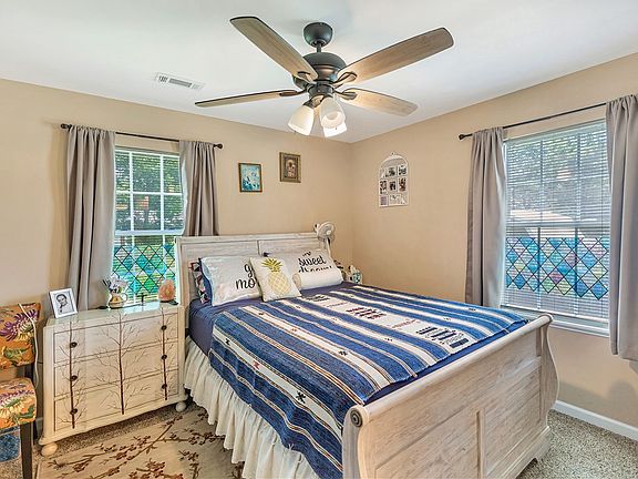 5th image of 1002 Overbrook Dr