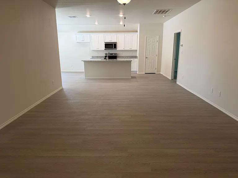 1336 Loess St — Photo 2
