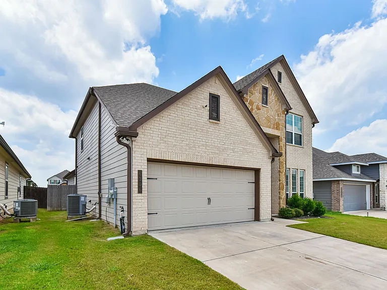 6306 Golden Gate Dr — Photo 34