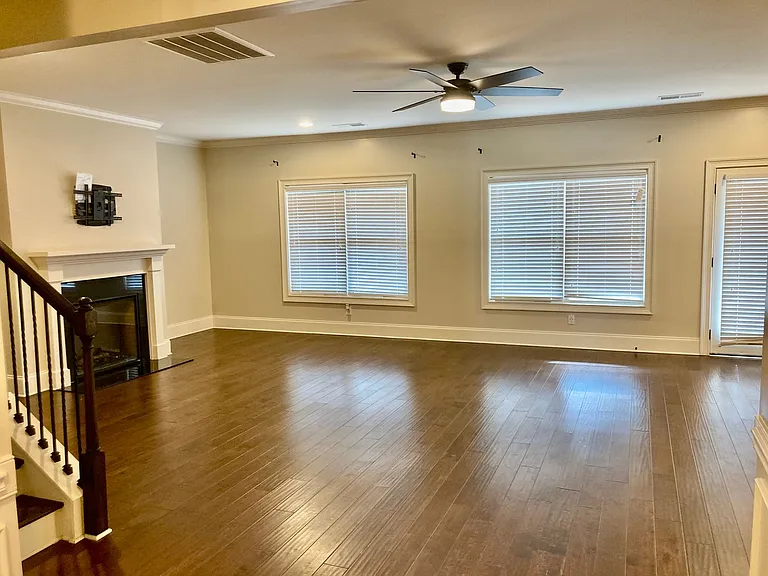 8758 Crenshaw Dr — Photo 13