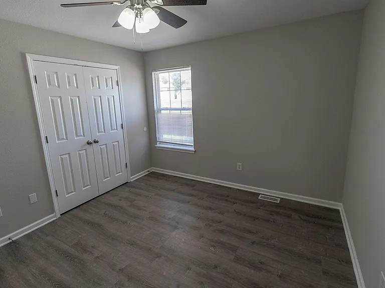 1401-1403 Bodie Dr — Photo 31