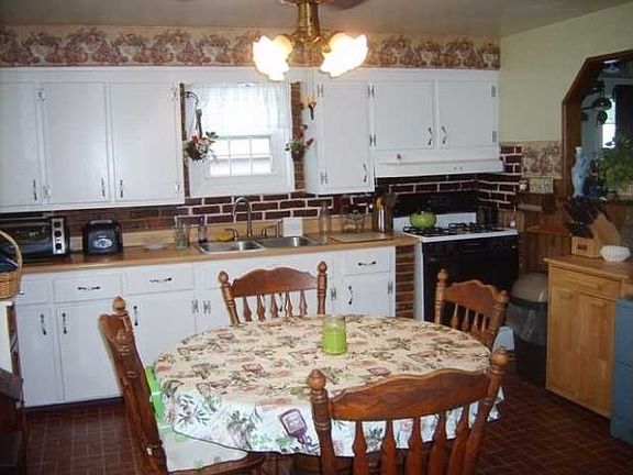 3rd image of 1354 Sisson Dr