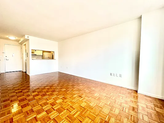 Rented by Addison Property Group | media 3