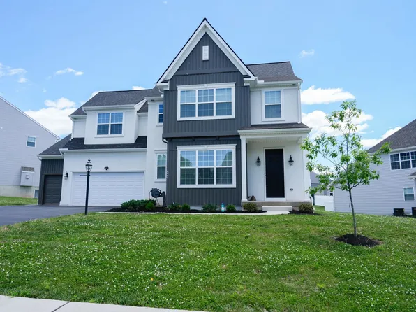 245 Hollyhock Dr, Manchester, PA 17345