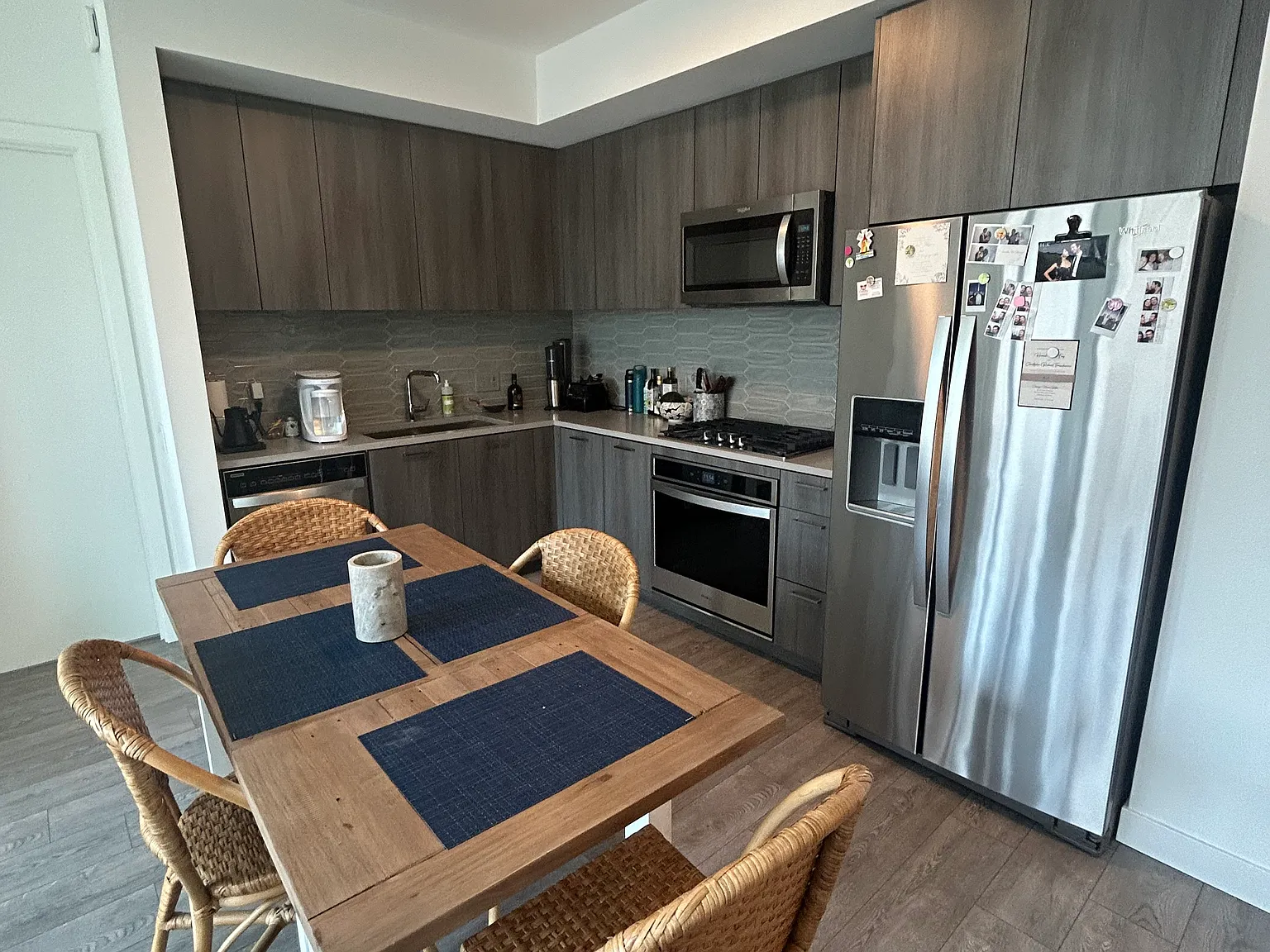 2 bed, 1200 sqft, $4,487 — Photo 2