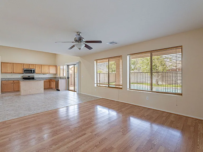 20434 N 92nd Ln — Photo 23