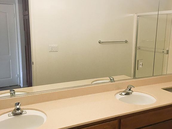 3rd image of 10275 Missouri Ave APT 102