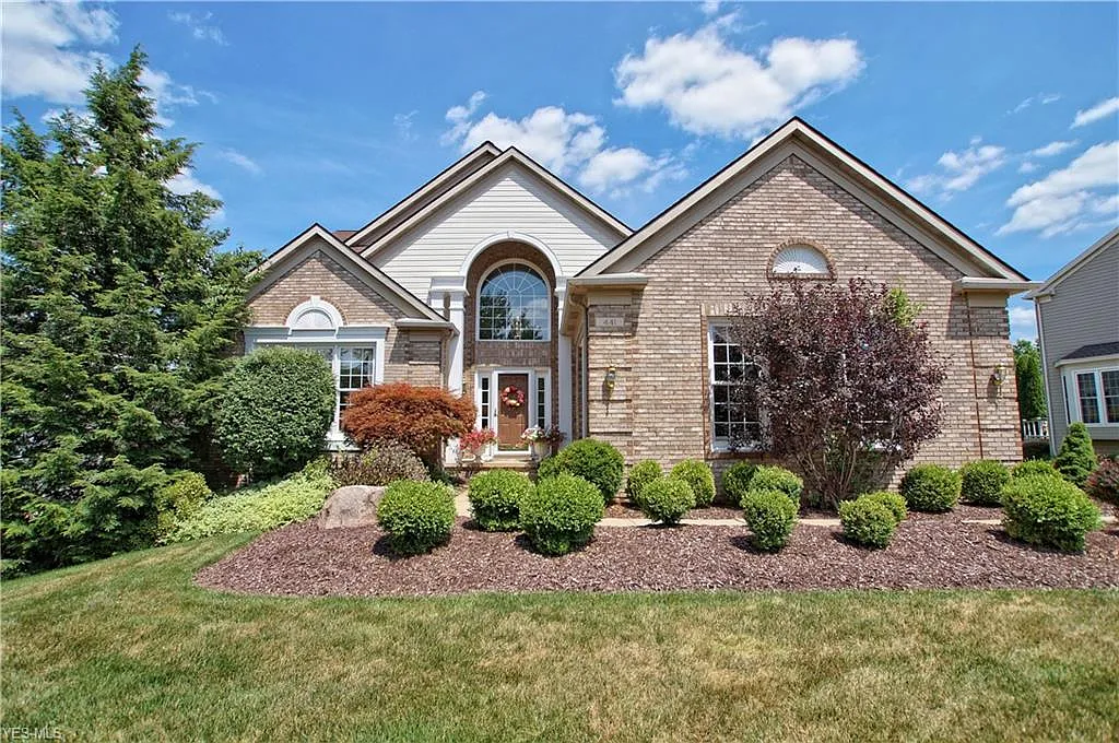 441 Adelle Dr photo 1